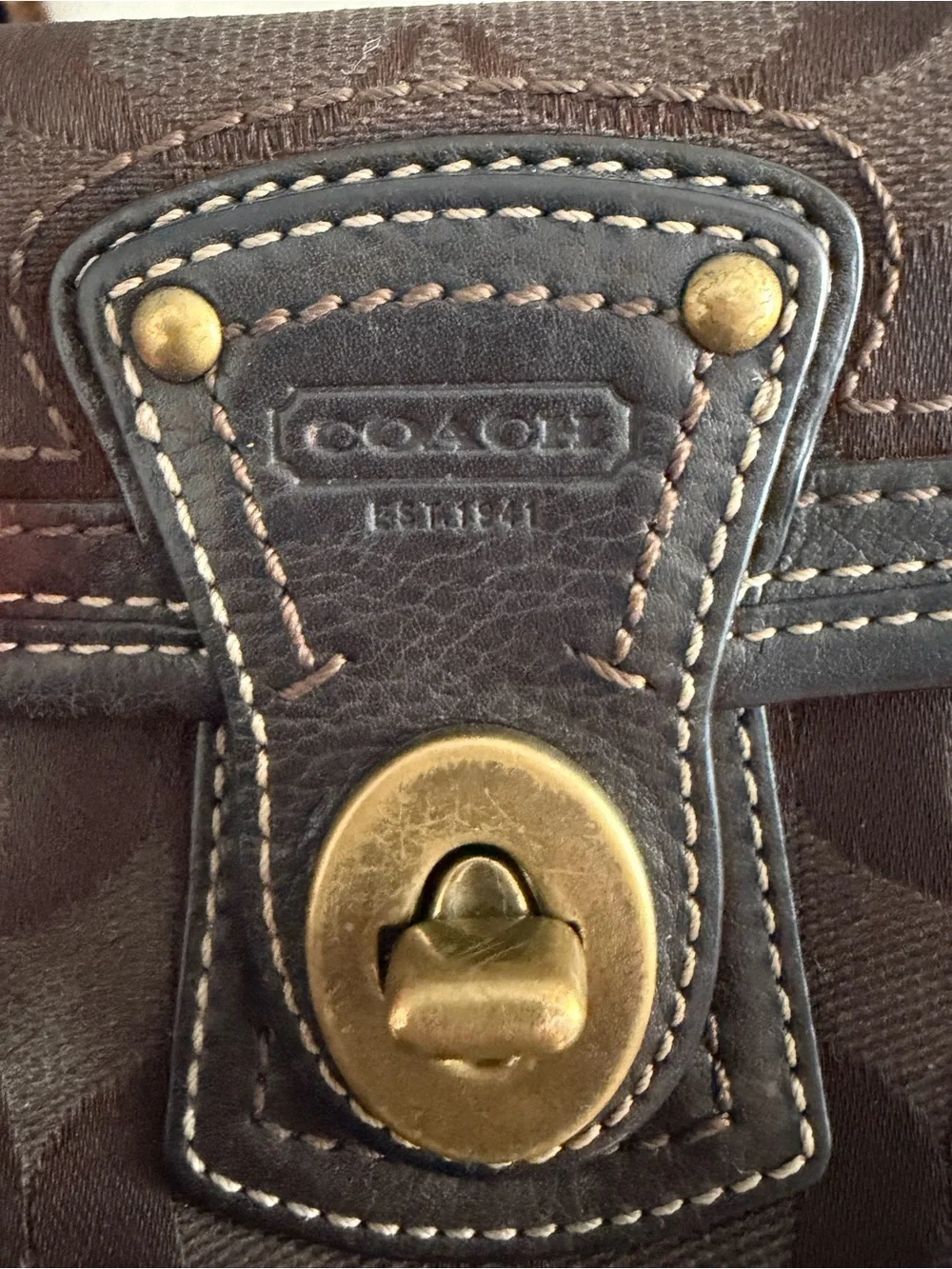 Coach Legacy Signature Jacquard Turnlock Wristlet - Picture 9 of 9